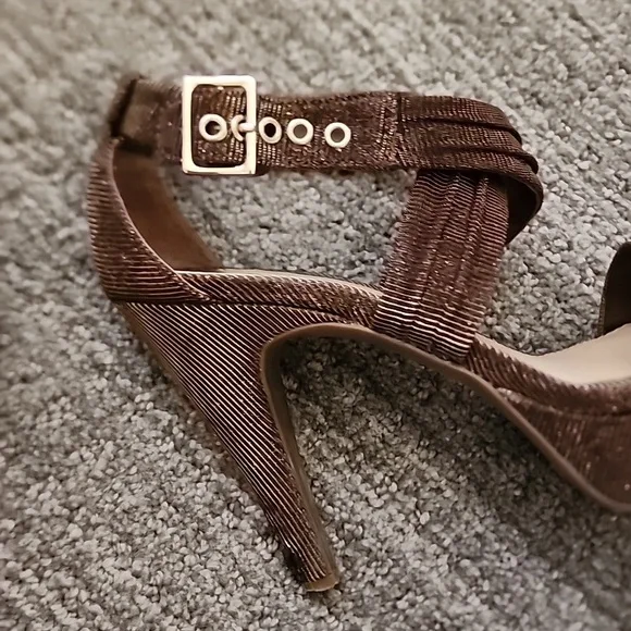 GIANNI BINI Strappy Bronze Platform Heels - Picture 14 of 14